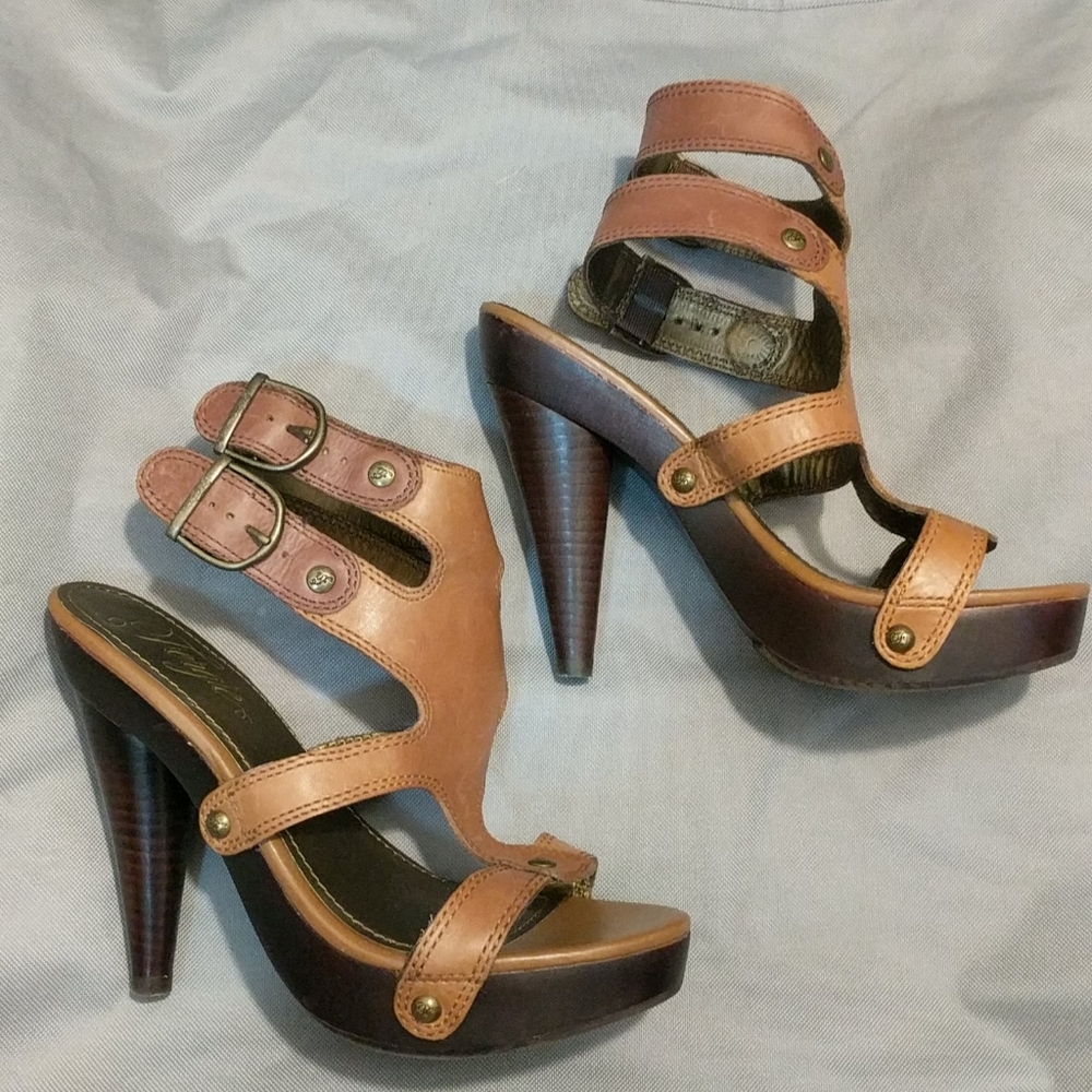 Fergie gladiator heels